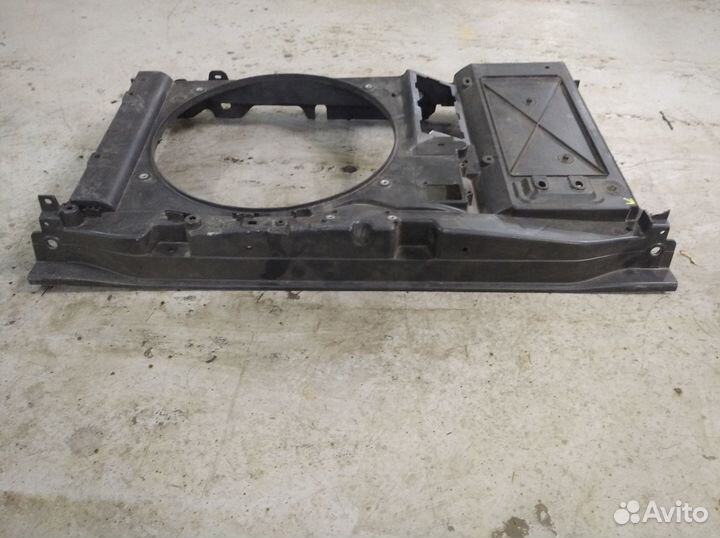 Диффузор вентилятора Peugeot 408