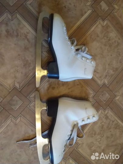 Коньки фигурные 32 р