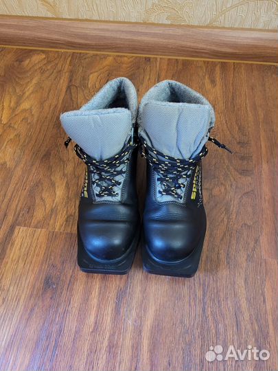 Лыжные ботинки 38 размер на 37