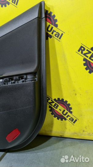Обшивка двери передняя правая Kia Ceed Jd хэтчбек