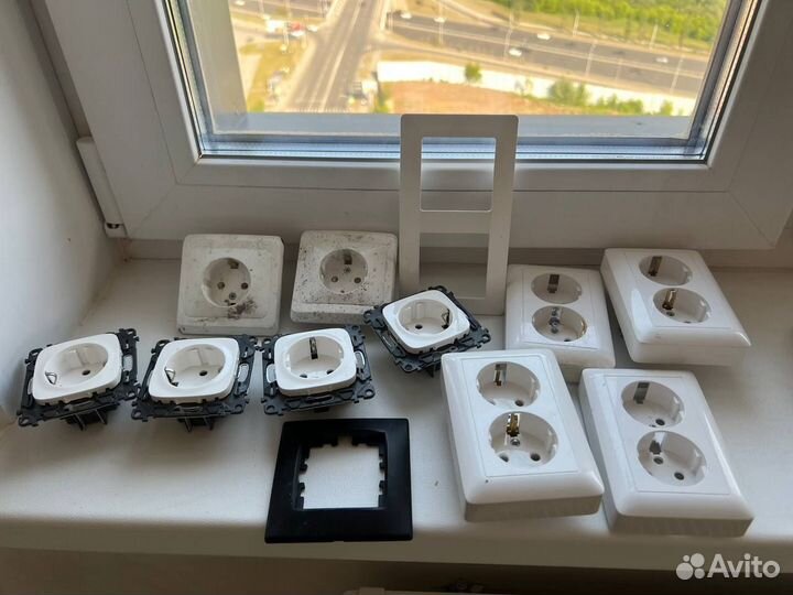 Розетки, лампочки, клемы новые