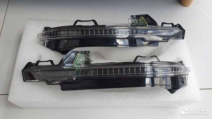 Указатель поворота в зеркало Audi Q7 4M Q5 FY