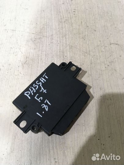 Блок управления парктрониками VW Passat B7