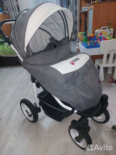 Прогулочная коляска