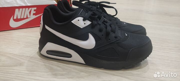 Кроссовки nike