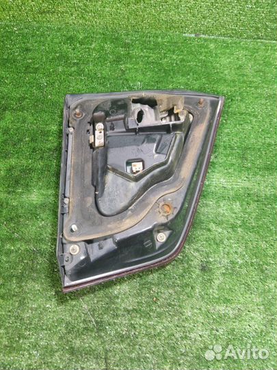 Фонарь внутренний задний левый Toyota Land Cruiser