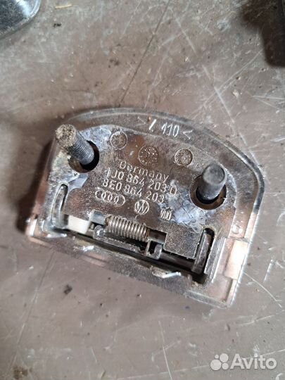 Крепление обшивки багажника Audi A6 C6