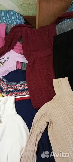 Продам 2 больших пакета женских тёплых вещей 48р