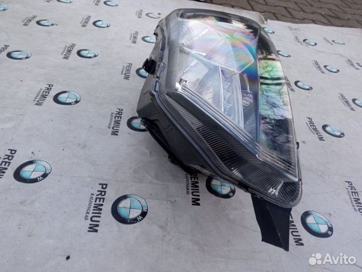 Галогенная светодиодная фара передняя левая Skoda