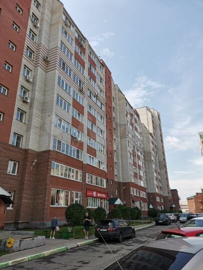 2-к. квартира, 67 м², 4/10 эт.