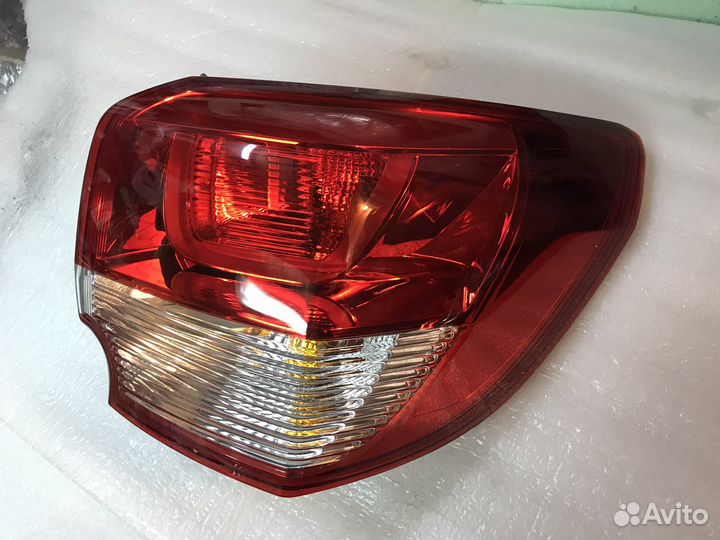 Фонарь левый Kia Rio 3 хетчбэк рестайл