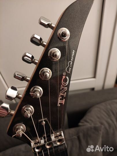 Электрогитара с комбоусилителем