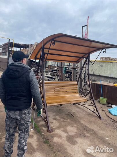 Садовые качели новые