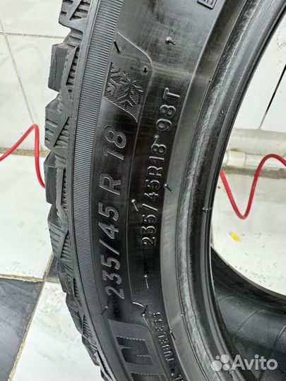 Michelin X-Ice North 4 235/45 R18