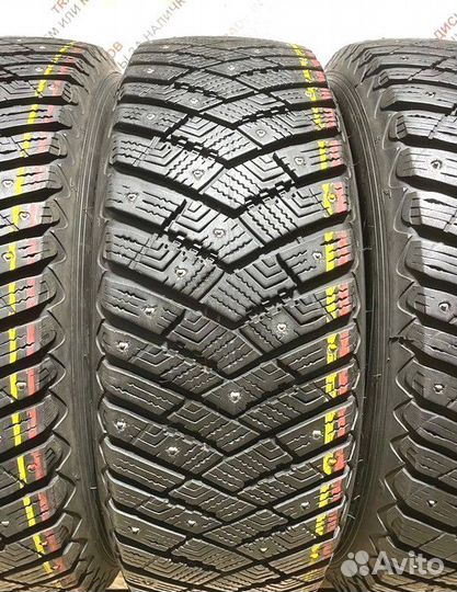 Goodyear Ultragrip Ice Arctic 215/65 R17 94L