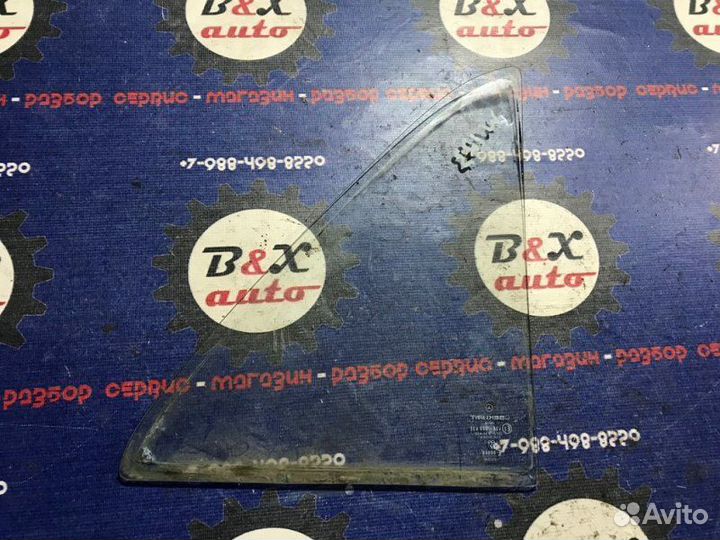 Форточка левая Mercedes-Benz W123