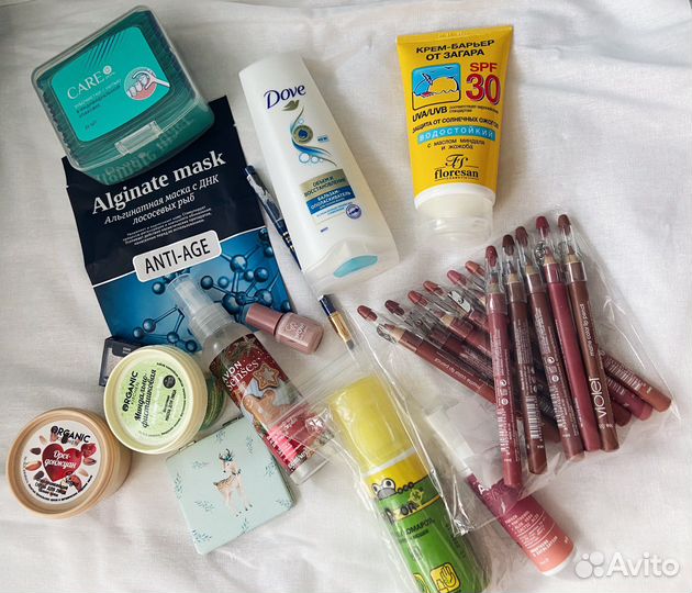 Косметика разная уходовая и декоративная