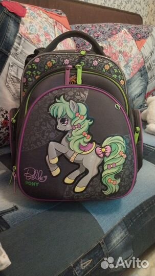 Продаю школьный рюкзак с ортопедической спинкой