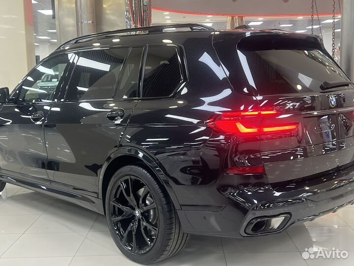 BMW X7 3.0 AT, 2023, 7 900 км