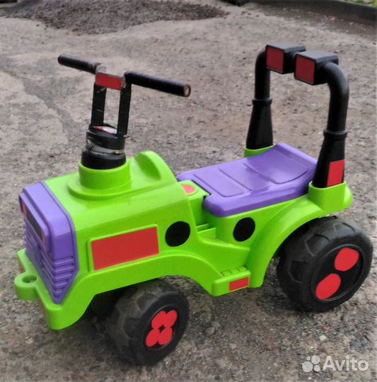 Продам машинку трактор