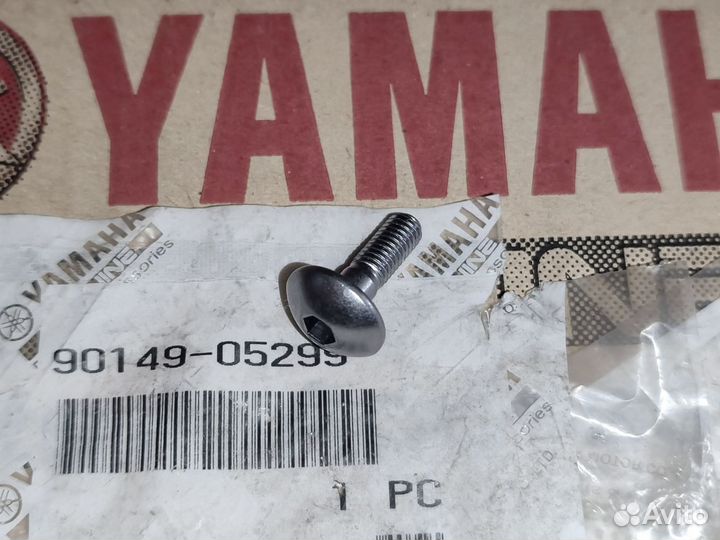 Новый оригинальный винт Yamaha R1