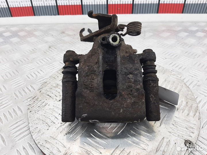 Суппорт задний правый для Volvo S40 V40 1