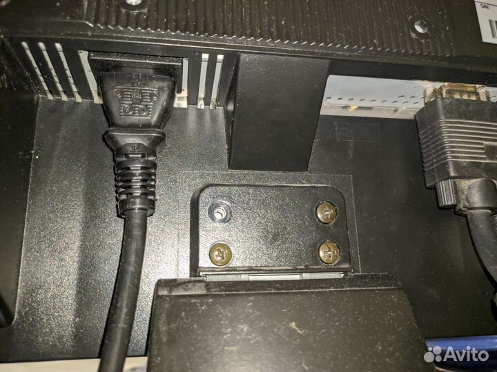 Монитор Samsung SyncMaster713N