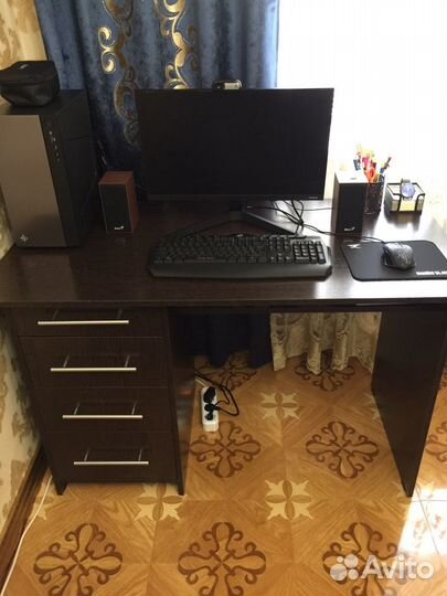 Компьютерный стол