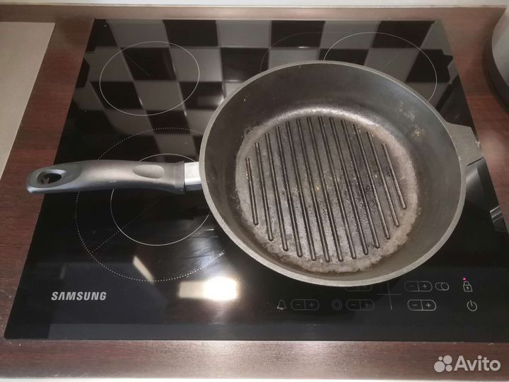 Чугунная сковорода гриль с прессом