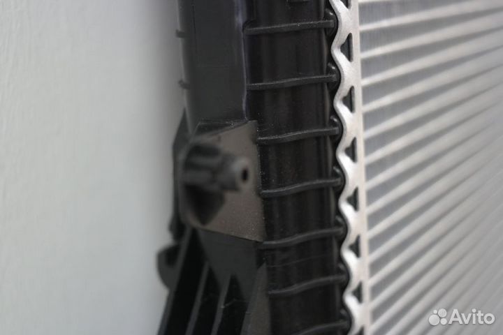 Радиатор Audi Q7 05-15 / Volkswagen Touareg 02-10