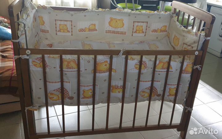 Детская кроватка
