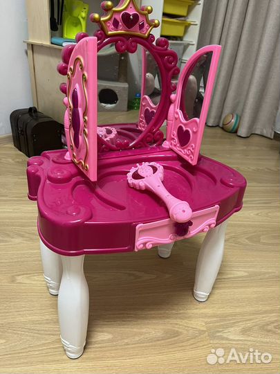 Туалетный столик для девочки