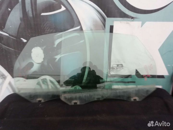 Стёкла боковые задние Форд фокус2