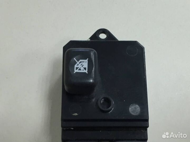 Блок управления стеклоподъемниками Mitsubishi L200