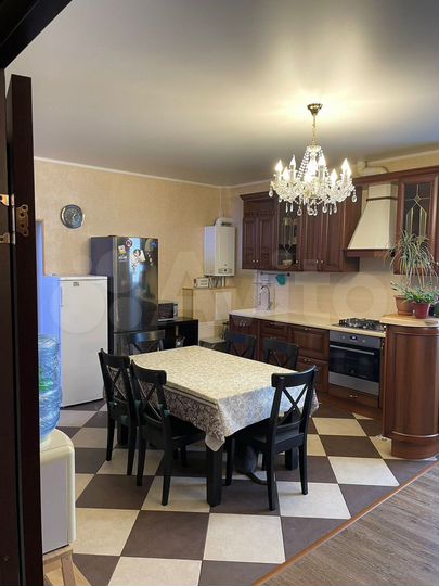 Коттедж 180 м² на участке 5 сот.