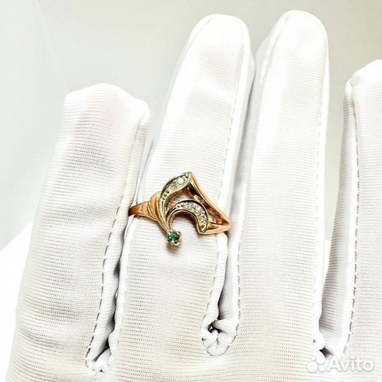 Золотое кольцо с бриллиантом 18р