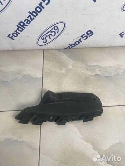 Кронштейн фары нижний левый Hyundai I20 PB