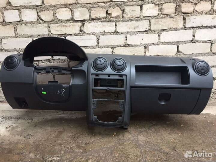 Торпедо бу Рено Логан Renault Logan 2008