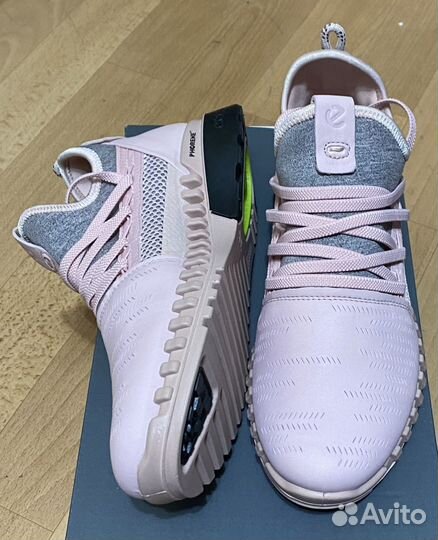 36 Женские кроссовки Ecco Zipflex W