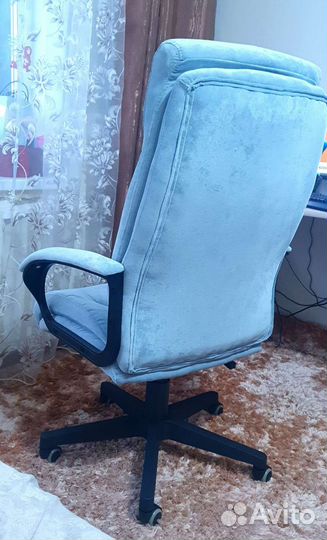 Компьютерное кресло руководителя