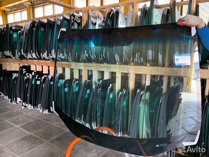 Лобовое стекло Шкода Октавия