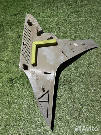 Обшивка задней левой стойки Renault Logan 1