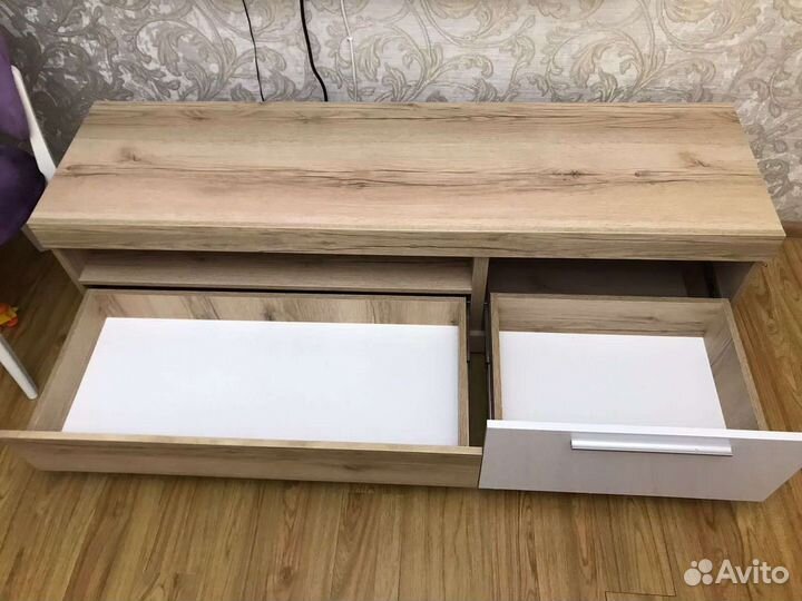 Тумба под телевизор