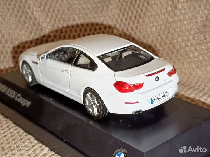 Модель автомобиля BMW 650i F13 1/43