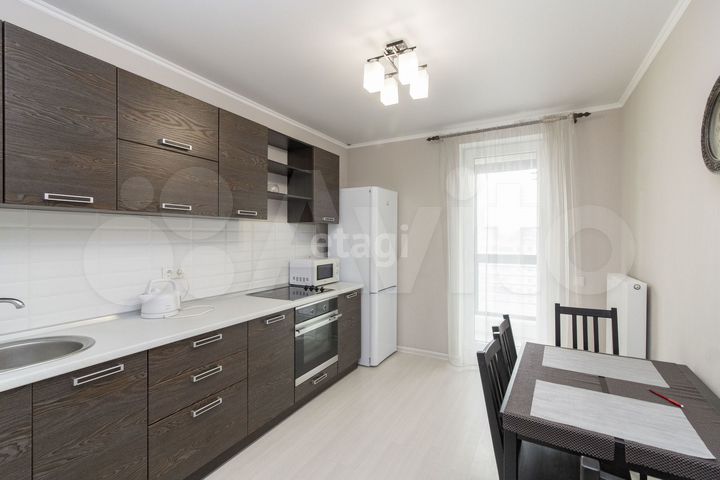 2-к. квартира, 56,3 м², 10/17 эт.