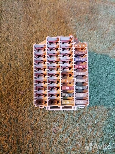 Блок предохранителей 9162439 Volvo V70 XC70 SW SZ