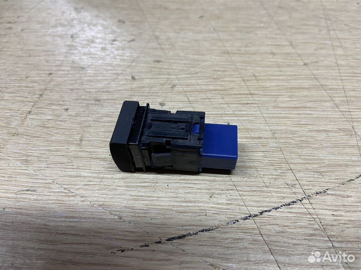 Кнопка камеры Toyota Camry 75, Rav4 50