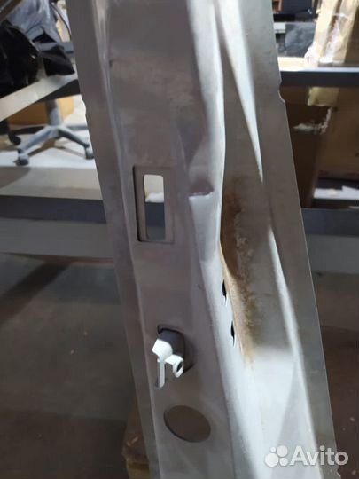 Стойка Кузова Средн. пр. Volvo (6817687), прав/лев