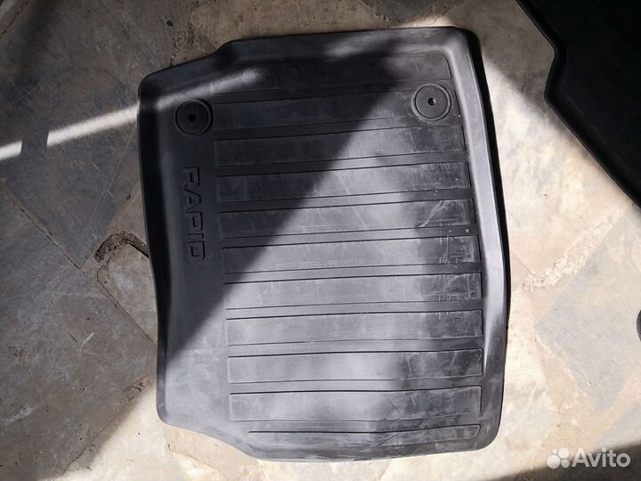Автомобильные коврики резиновые на skoda rapid
