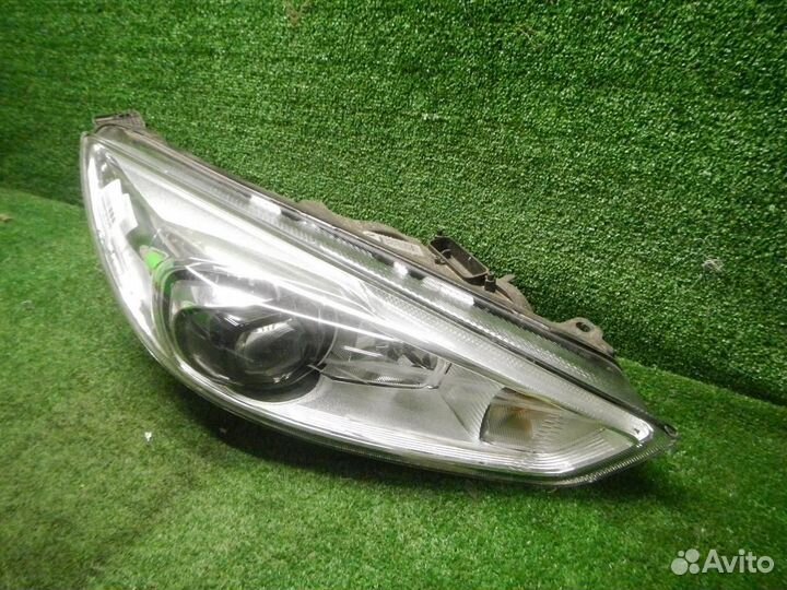 Фара правая Ford Focus/Focus RS/Focus ST